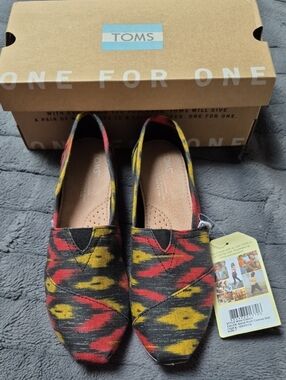 Toms Classic Alpargata Slip-ons In Black Ikat Size 7 Women, New With Tags